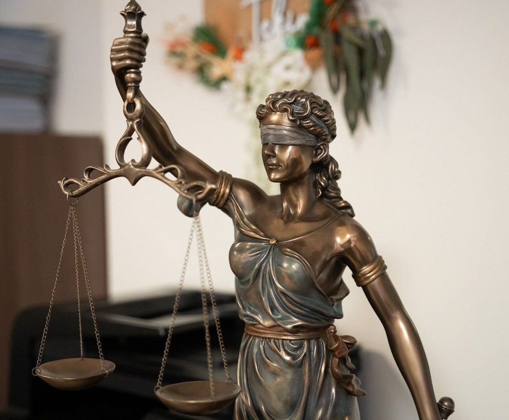 Protección de Derechos Fundamentales y Asesoría Legal Especializada